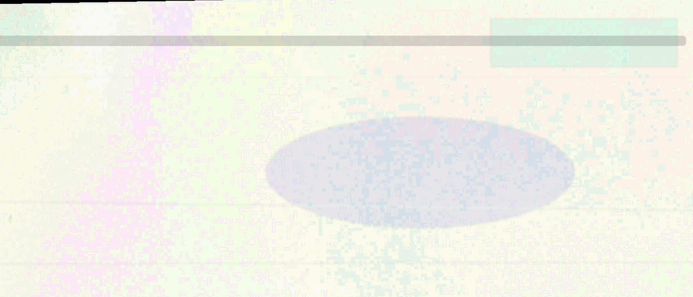 球场中圈与时间刻度叠加的抽象俯拍画面